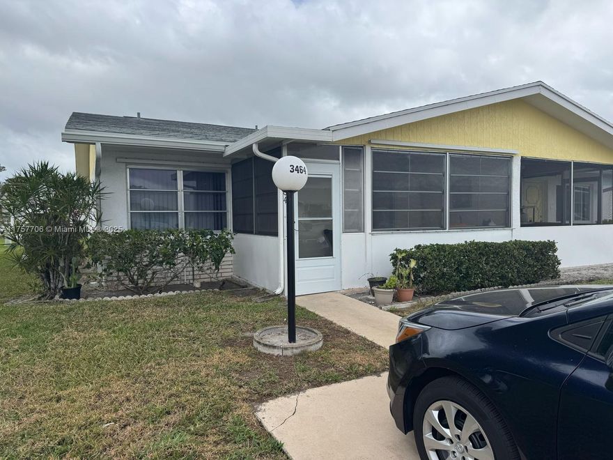 2 BEDROOMS, 2 BATHROOMS, VILLA HOME AT THE SPECTACULAR CYPRESS LAKES, A 55+ COMMUNITY. THE HOME FEATURES A SPACIOUS MASTER BEDROOM, UPGRADED BATHROOMS, NEW KITCHEN CABINETS, SS MICROWAVE, QUARTZ COUNTERTOP. LAMINATED THROUGHOUT. NEW ROOF 2023.
