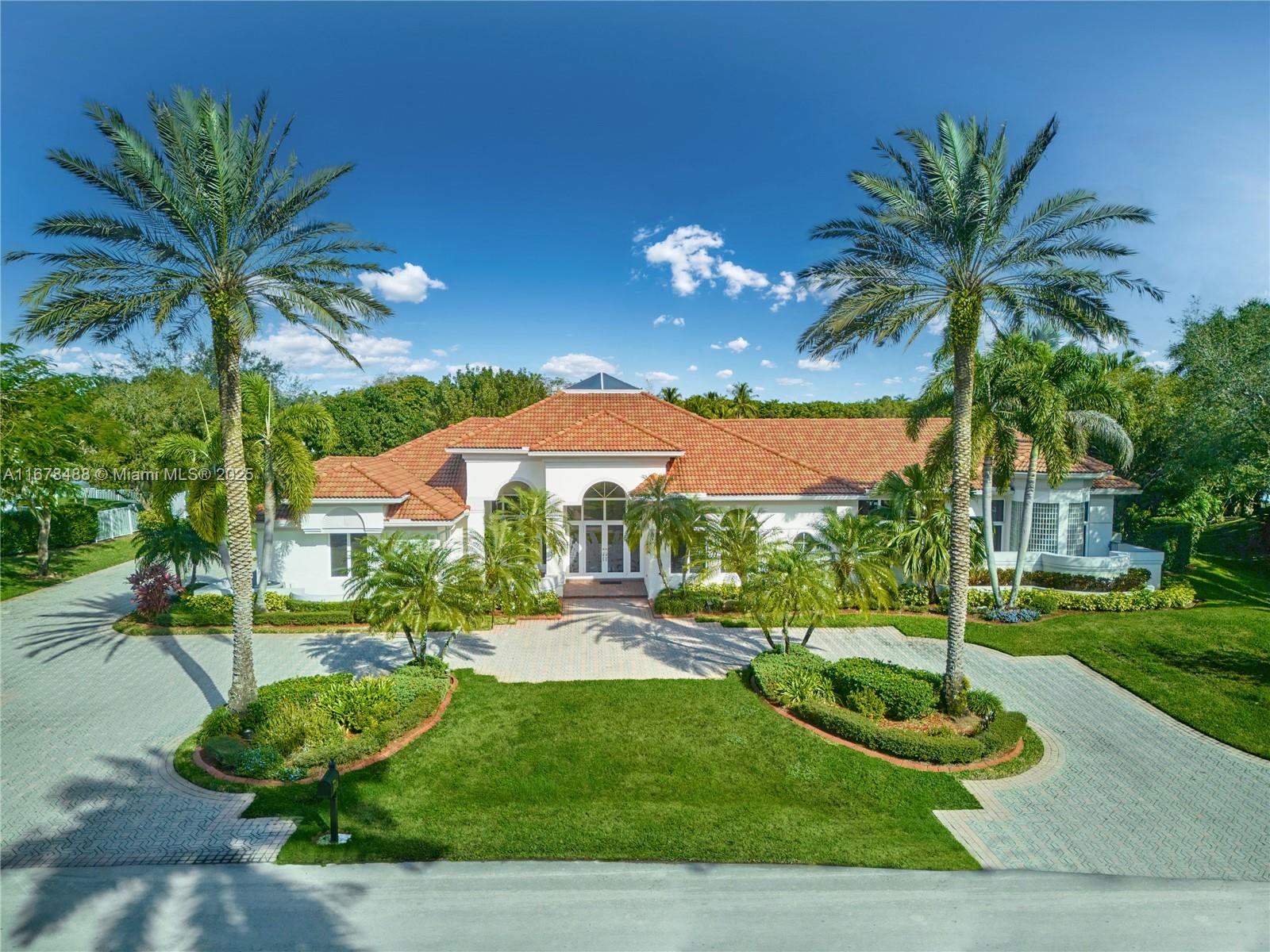 2939 Paddock Ln