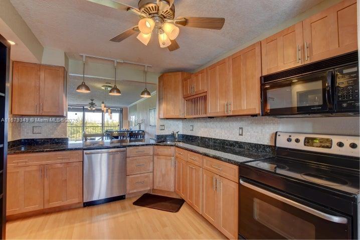 1631 Riverview Rd 604