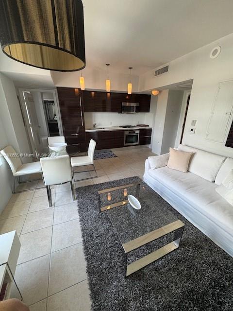 THE CARIBBEAN CONDO - Residential Lease