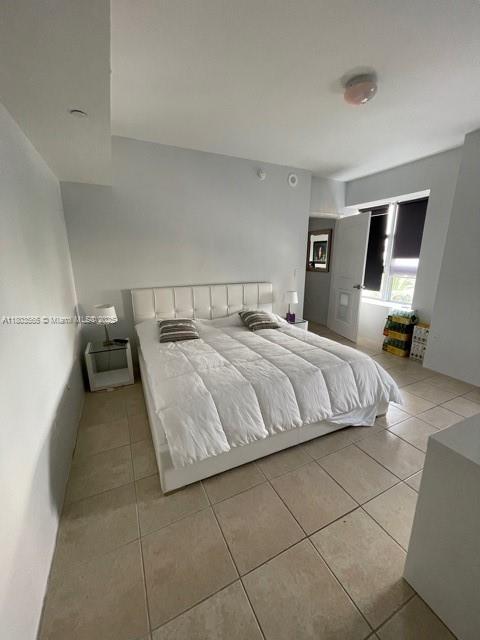 THE CARIBBEAN CONDO - Residential Lease