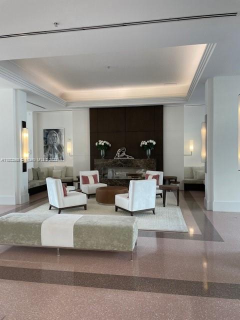 THE CARIBBEAN CONDO - Residential Lease