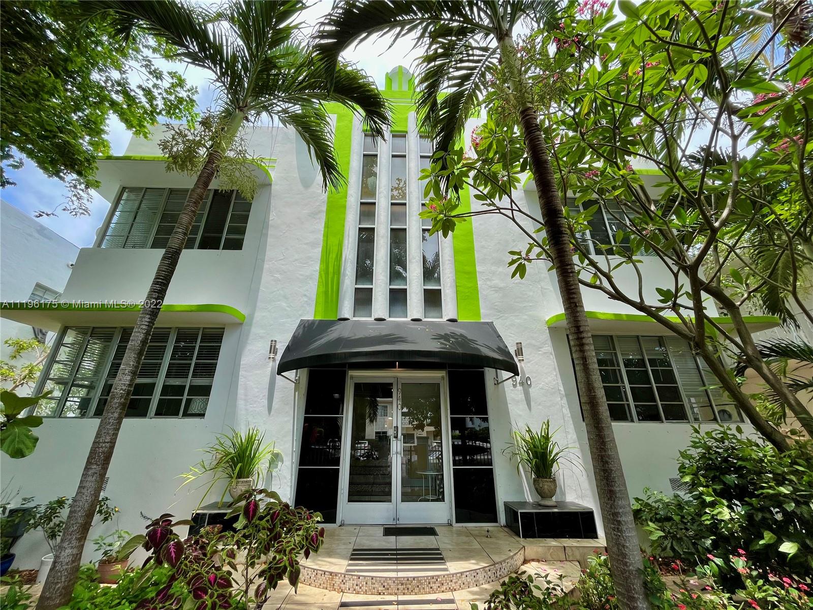 Charming one bedroom in gorgeous Art Deco building with updated kitchen and bath, central air and on-site laundry. Great location on tree-lined Jefferson Ave just south of Flamingo Park and walking distance to groceries, shops, Lincoln Rd, Citibikes, restaurants and the beach! This very well maintained building feels like home. Quick approval for qualified tenants.