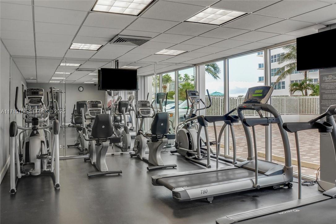 REGENCY TOWER SOUTH CONDO - Residential