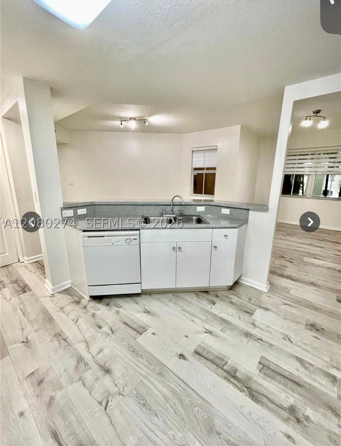 10902 NW 83 St 219