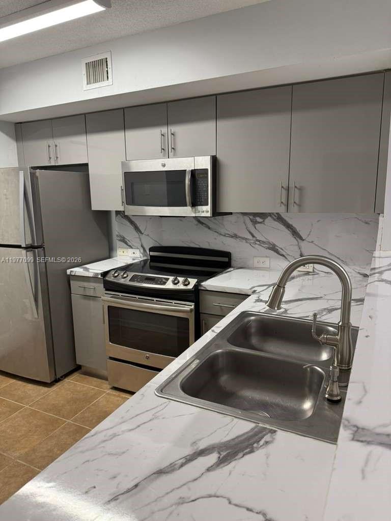 DEVONAIRE CONDO AT PEMBRO - Residential Lease