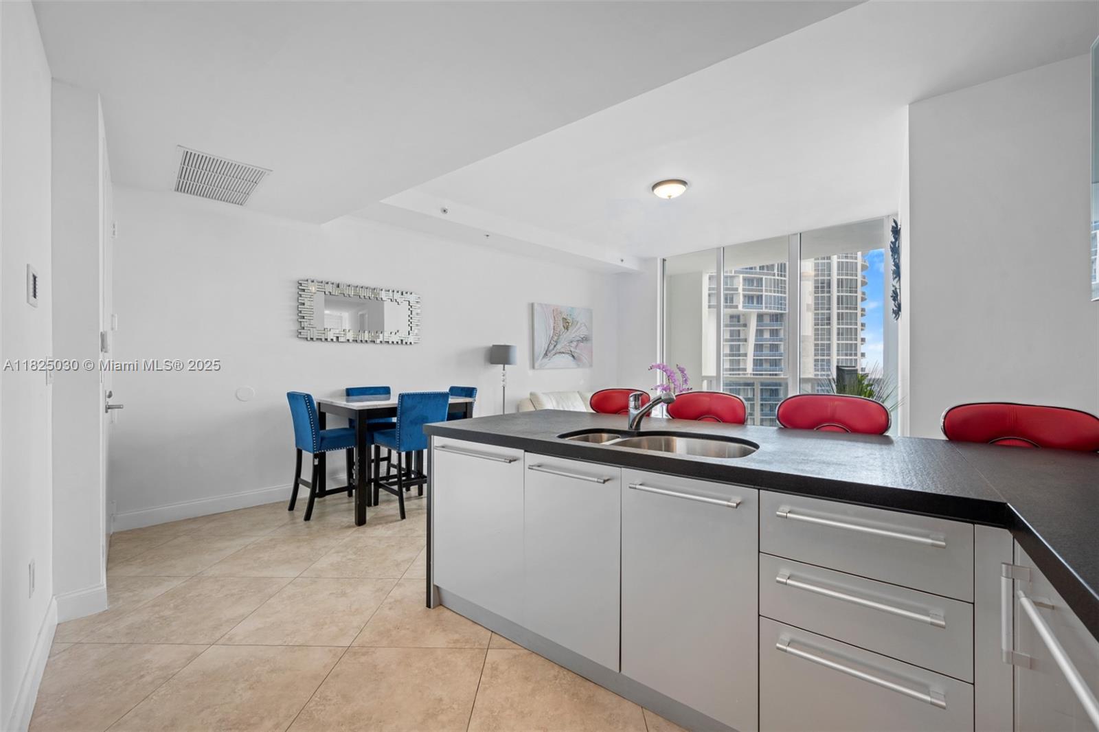 18201 Collins Ave 4705