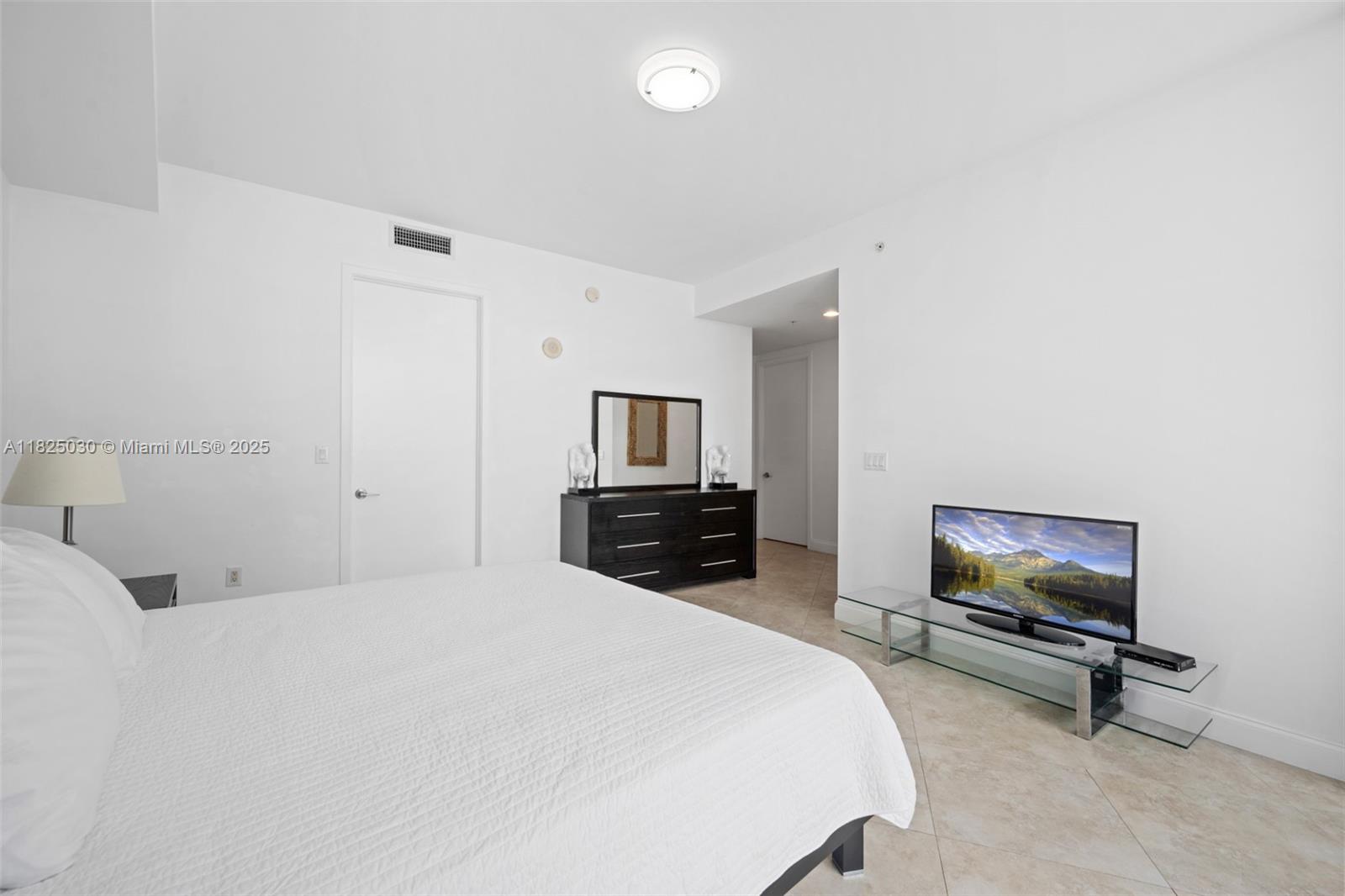 TRUMP ROYALE CONDO - Residential