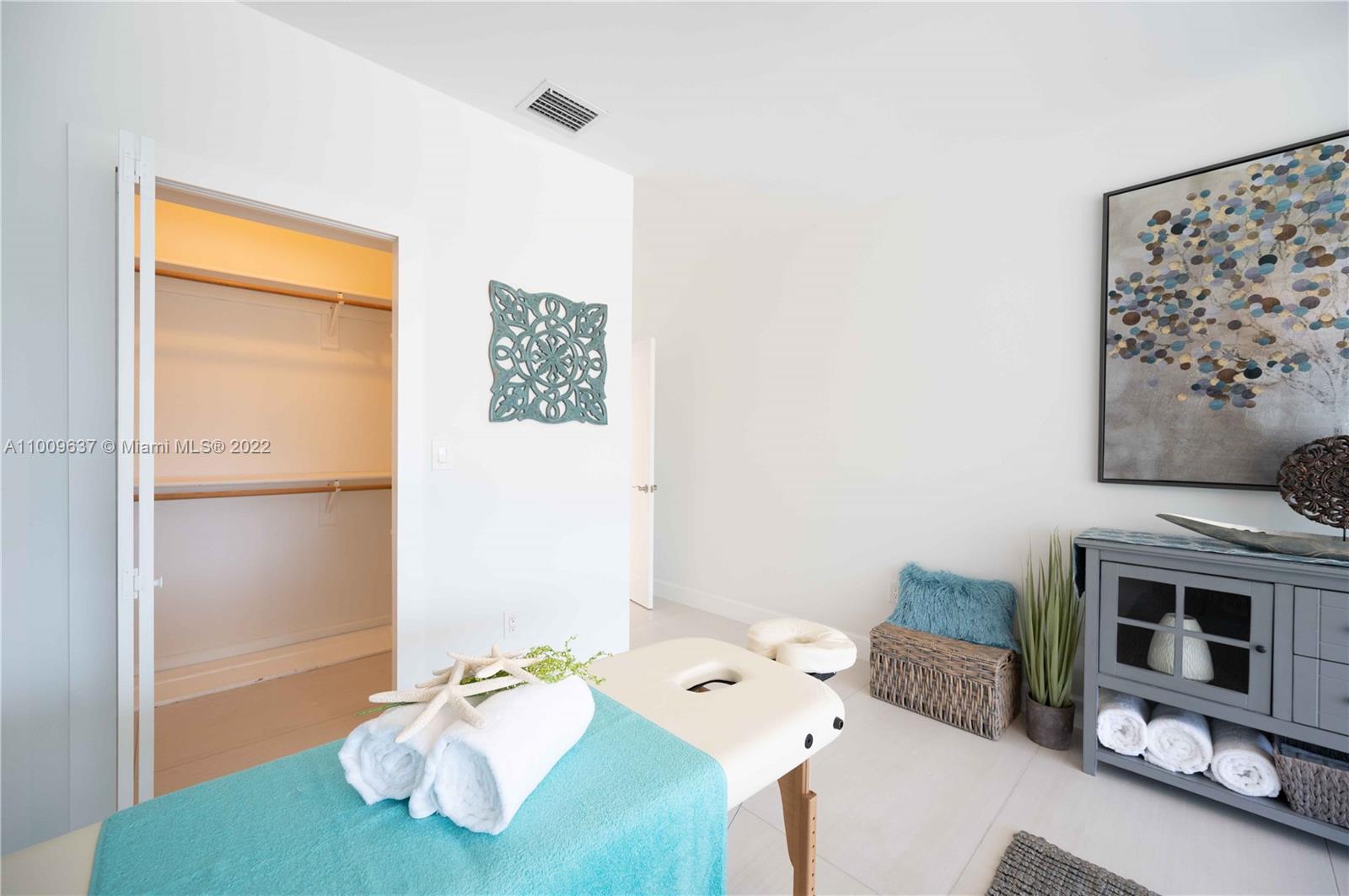 BISCAYNE POINT - Residential