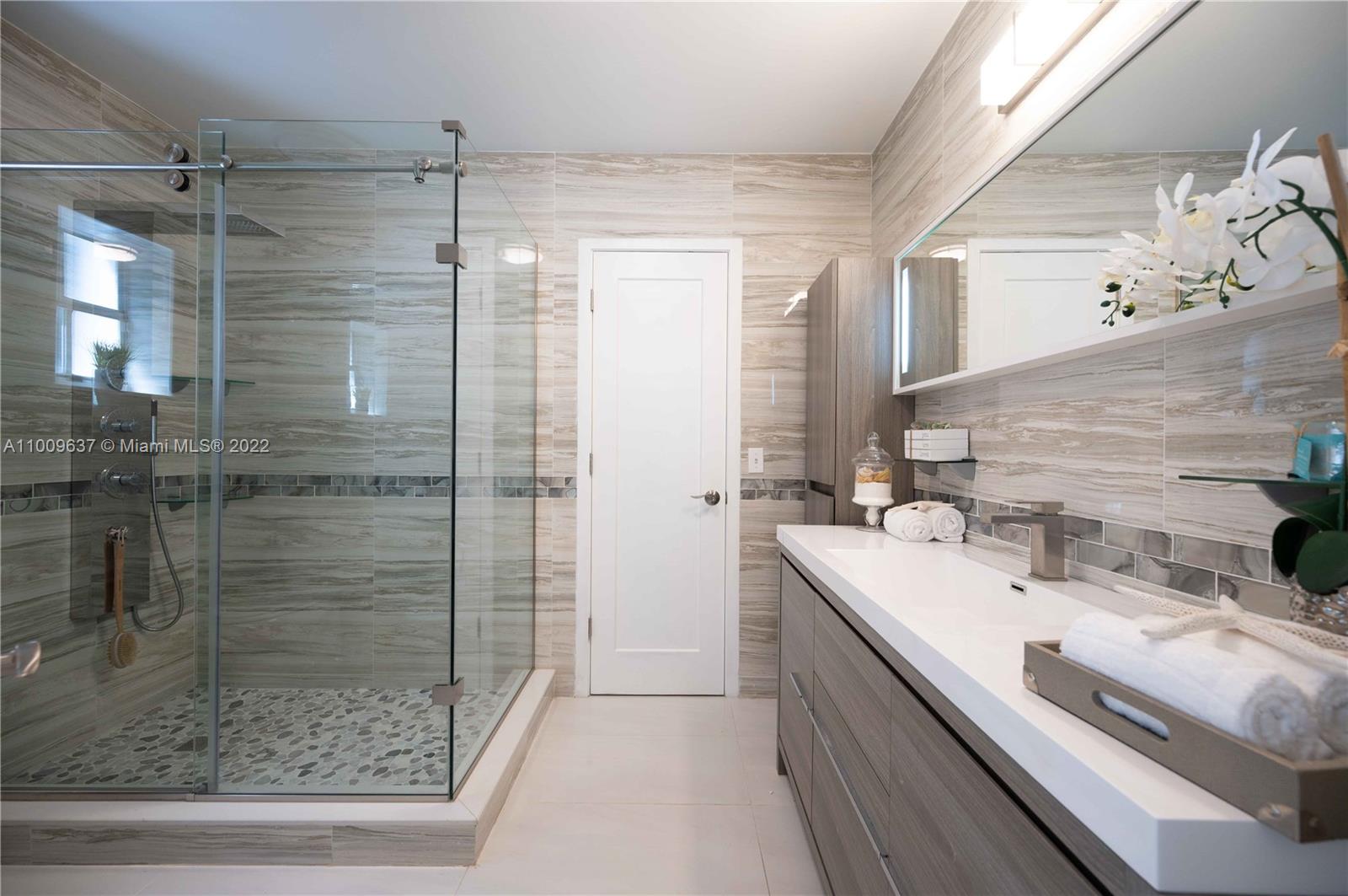 BISCAYNE POINT - Residential