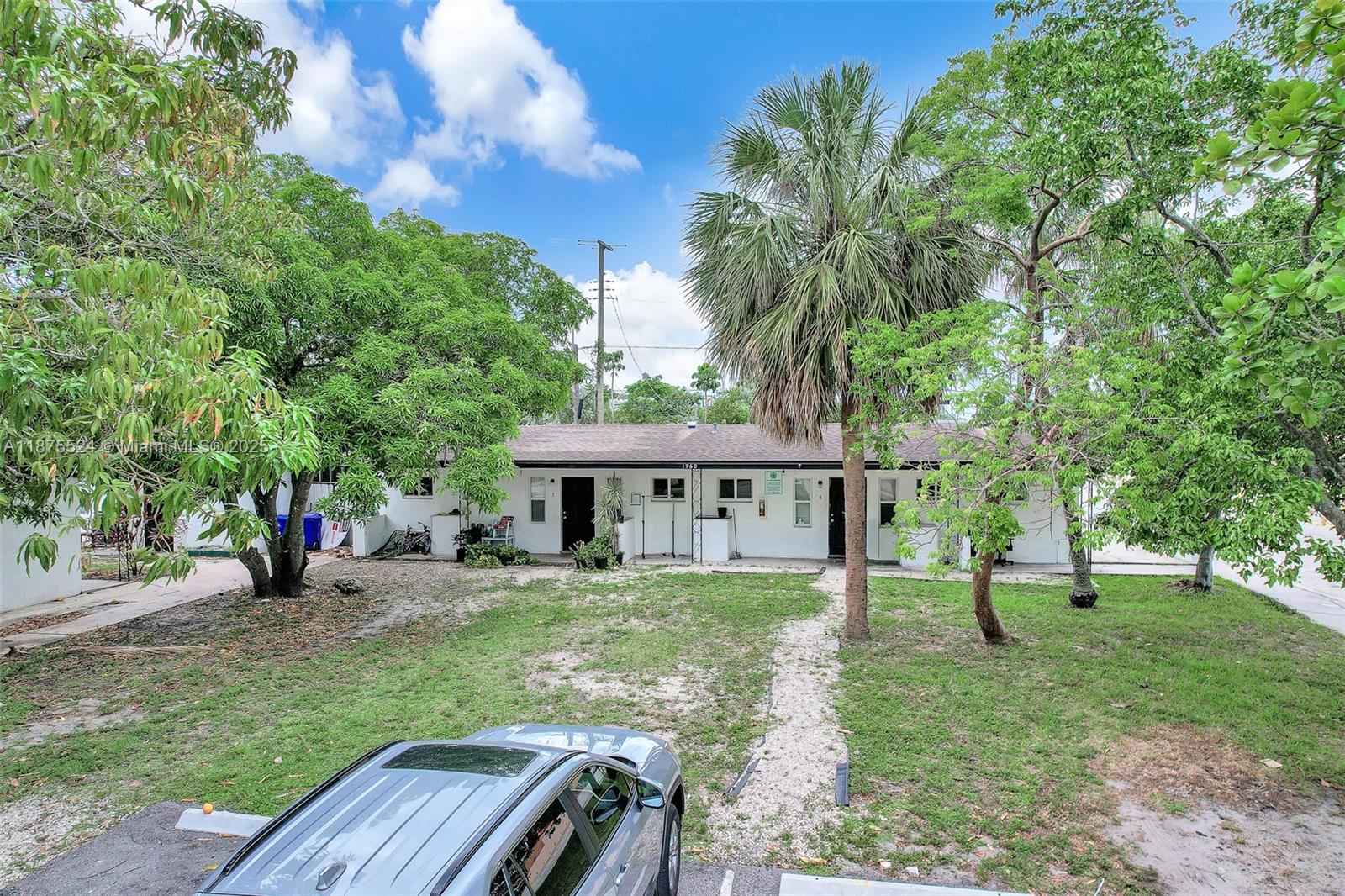 FLORAL HEIGHTS - Residential Lease