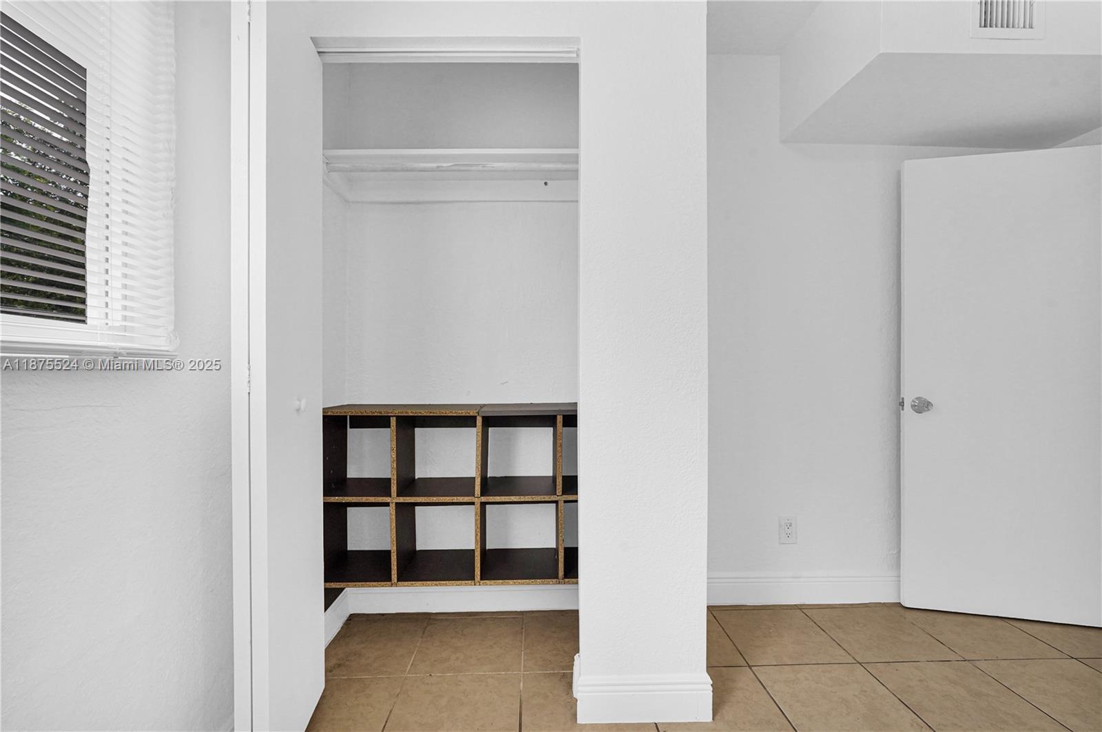 FLORAL HEIGHTS - Residential Lease