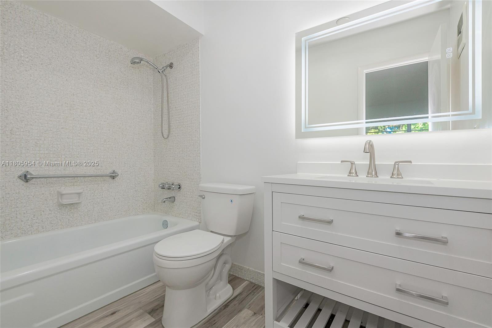 MELALEUCA GARDENS CONDO - Residential