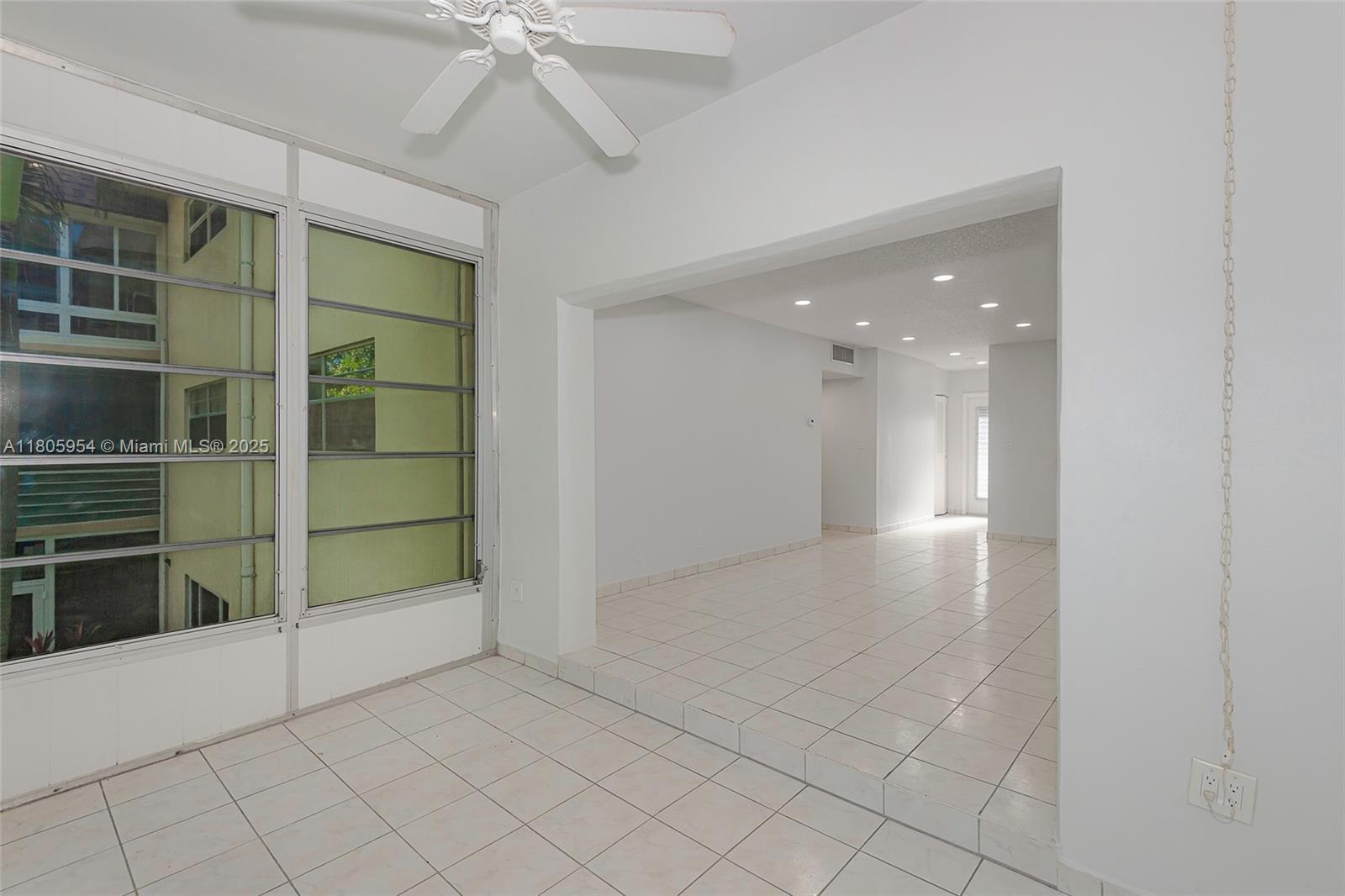 MELALEUCA GARDENS CONDO - Residential