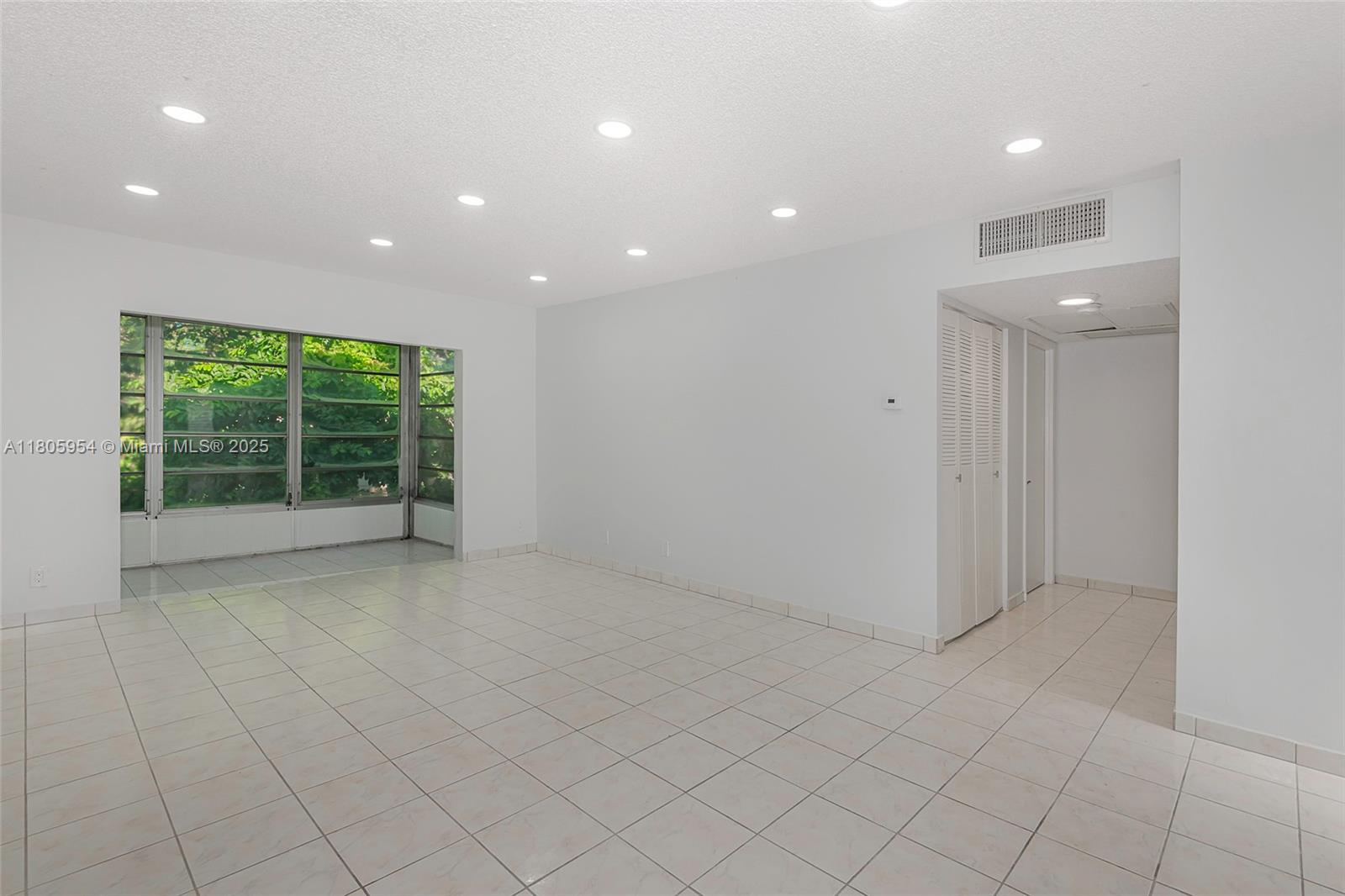 MELALEUCA GARDENS CONDO - Residential