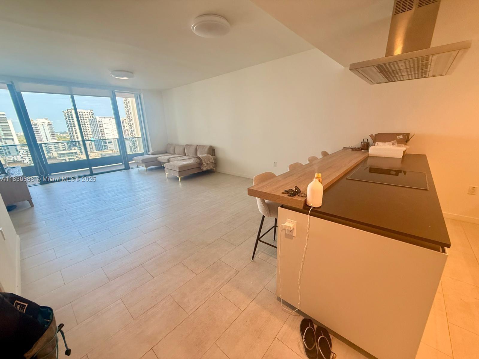 1000 Brickell Plz 2008