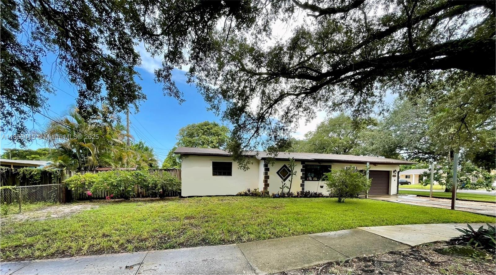 3231 N 73rd Ave