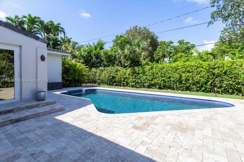 Single Family Residence in Coral Gables FL 6610 Santona St St 48.jpg
