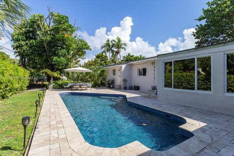 Single Family Residence in Coral Gables FL 6610 Santona St St 44.jpg