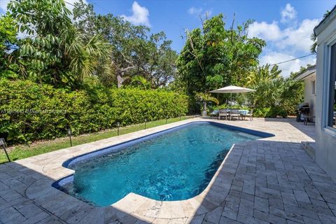Single Family Residence in Coral Gables FL 6610 Santona St St 47.jpg