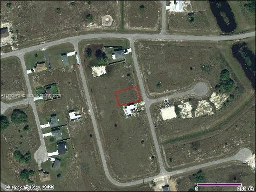 LOCATION! LOCATION!. Great opportunity to buy and build in a great place. Just minutes form downtown LA BELLE. Is a very strategic location equidistant to Tampa and Miami. Perfect investment for a house and rent it out or for a family looking to live in a safe and tranquil area.