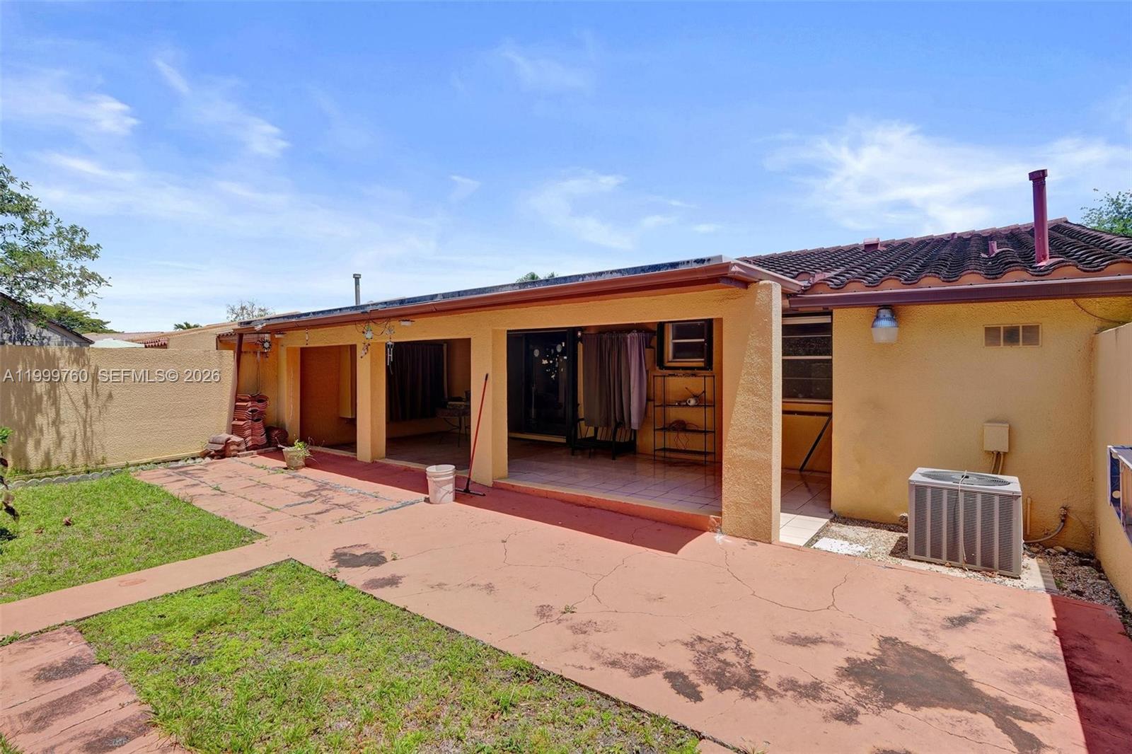 KENDALE LAKES WEST TOWNHO - Residential