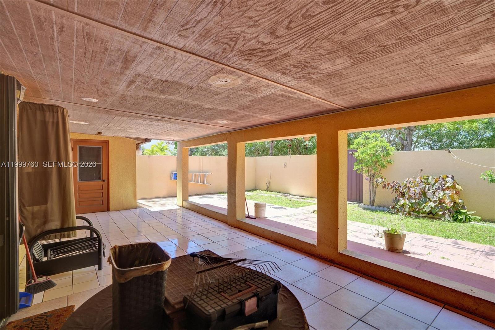 KENDALE LAKES WEST TOWNHO - Residential