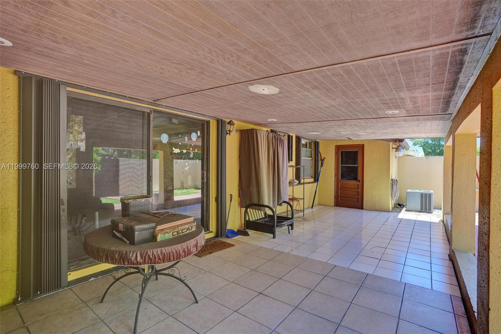 KENDALE LAKES WEST TOWNHO - Residential