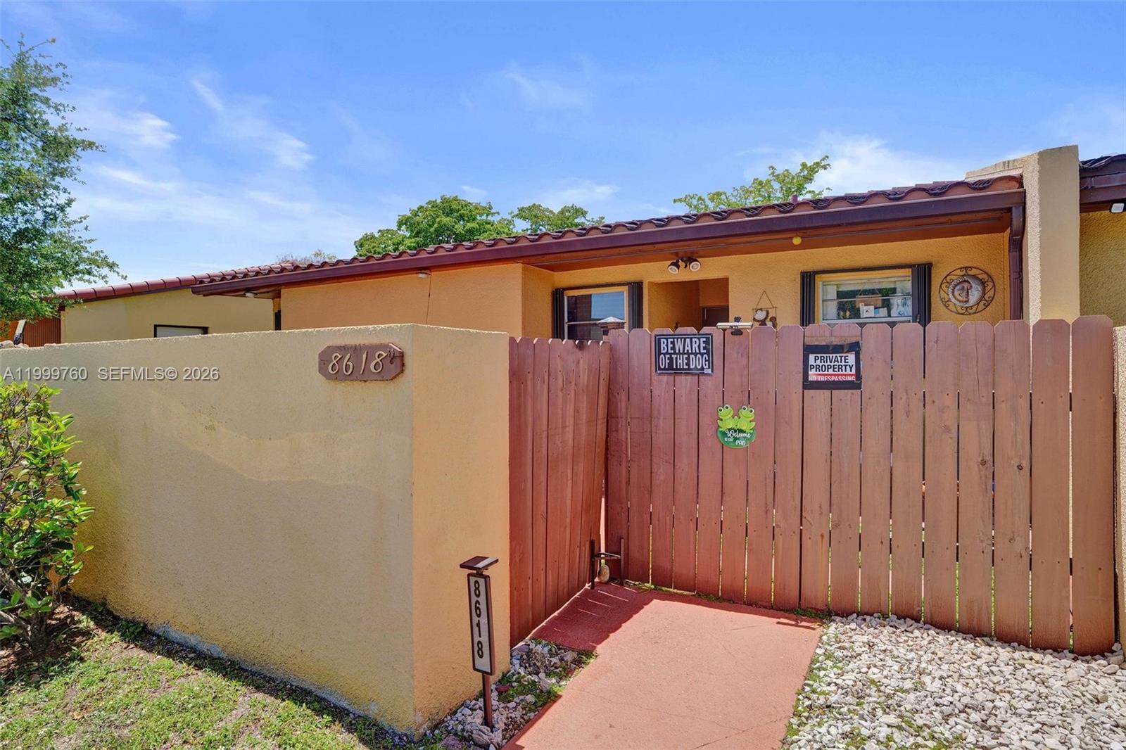 KENDALE LAKES WEST TOWNHO - Residential