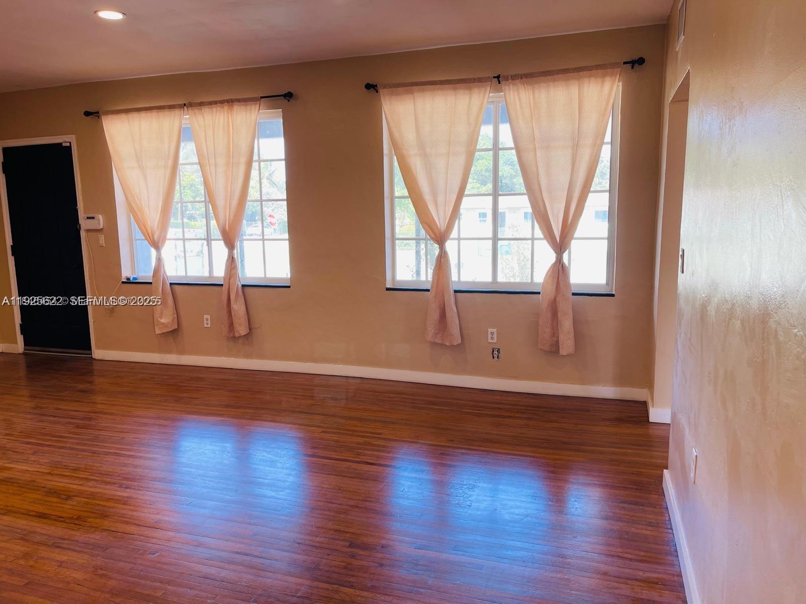 ARCH CREEKS ESTATES - Residential Income