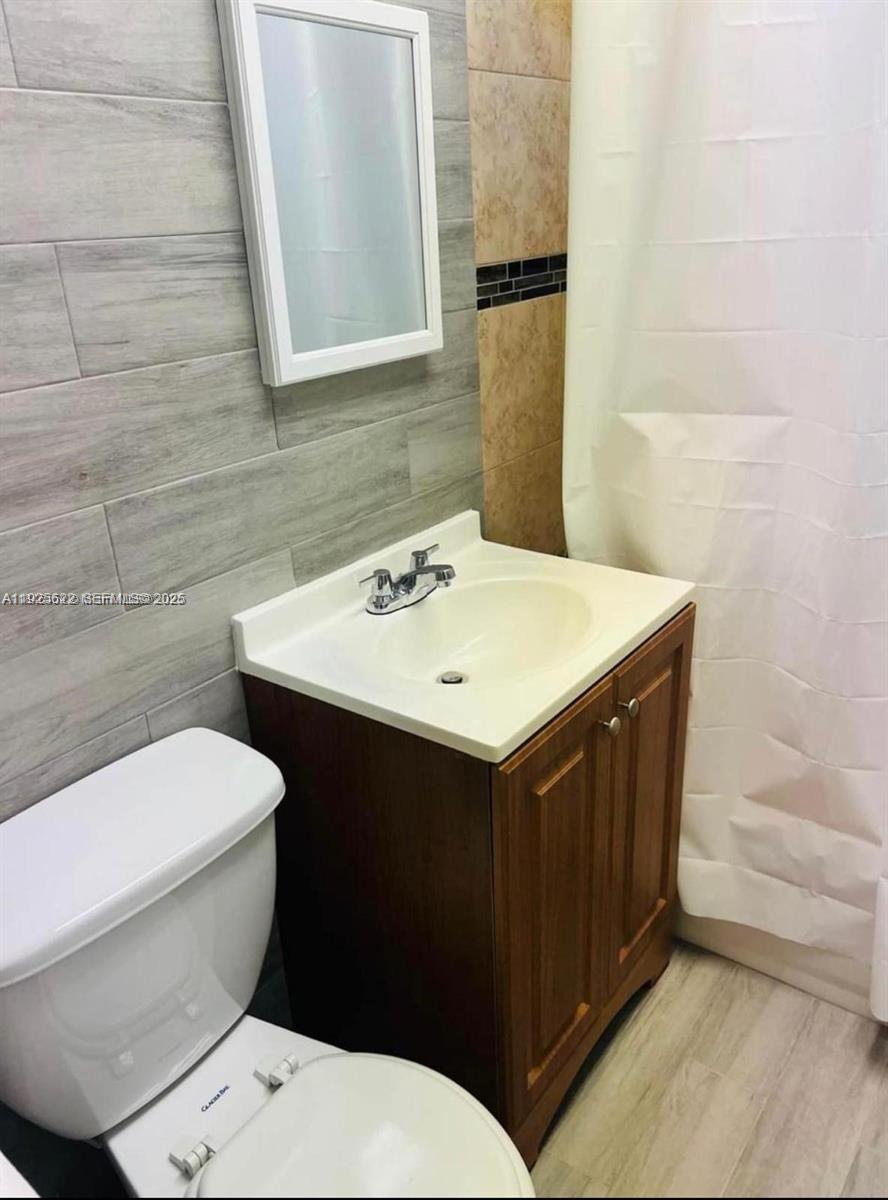 ARCH CREEKS ESTATES - Residential Income