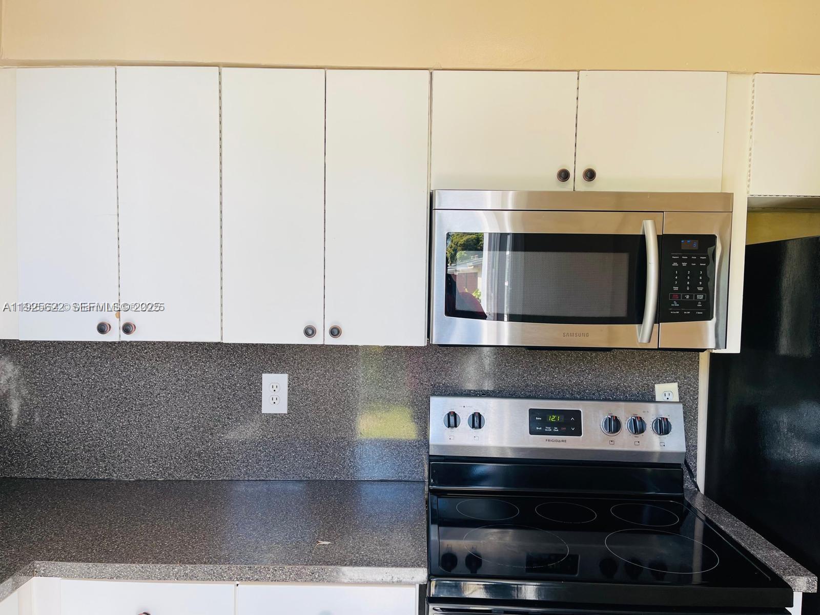 ARCH CREEKS ESTATES - Residential Income