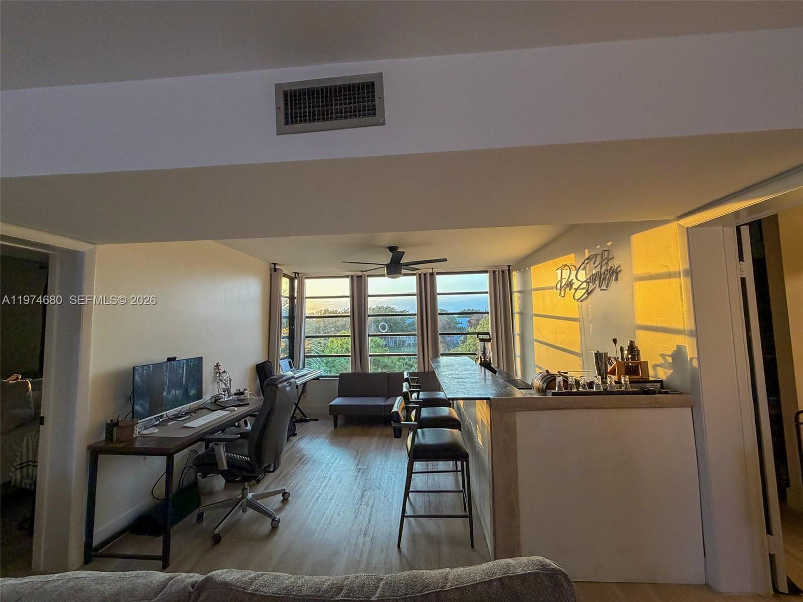 CONDO 24 OF WHITEHALL CON - Residential