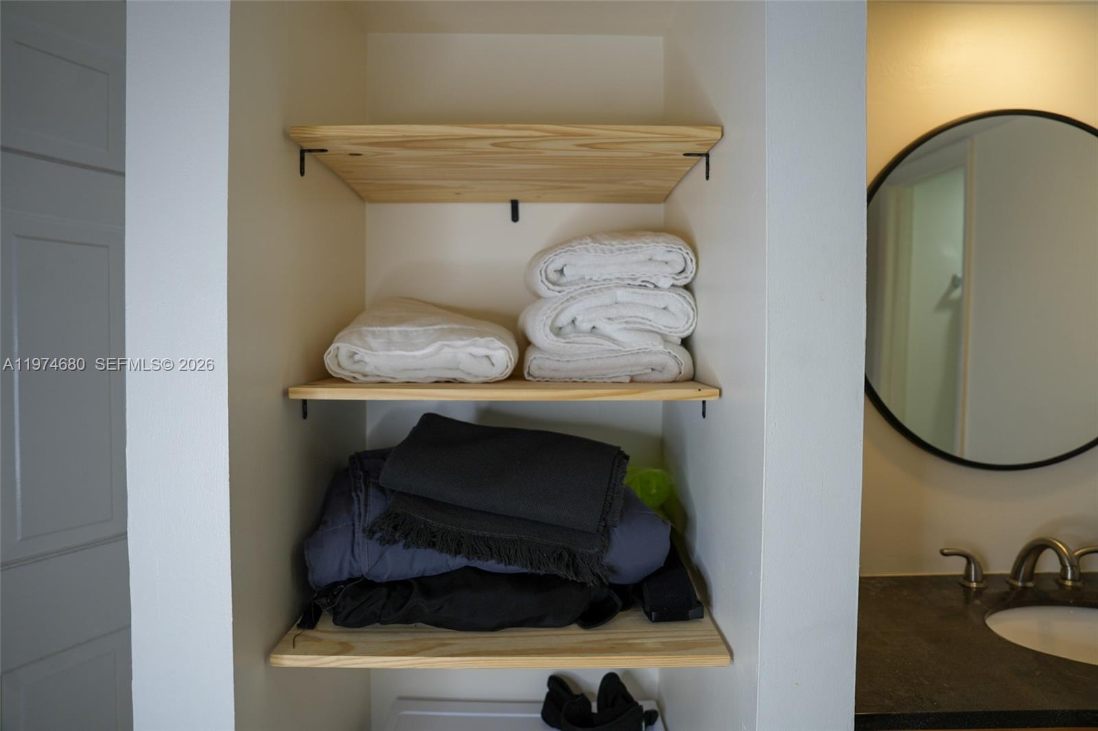 CONDO 24 OF WHITEHALL CON - Residential