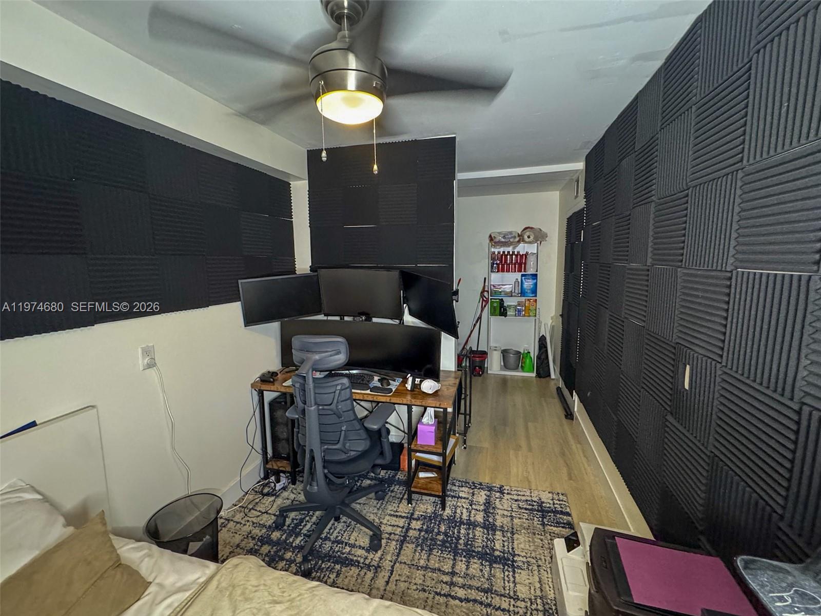 CONDO 24 OF WHITEHALL CON - Residential