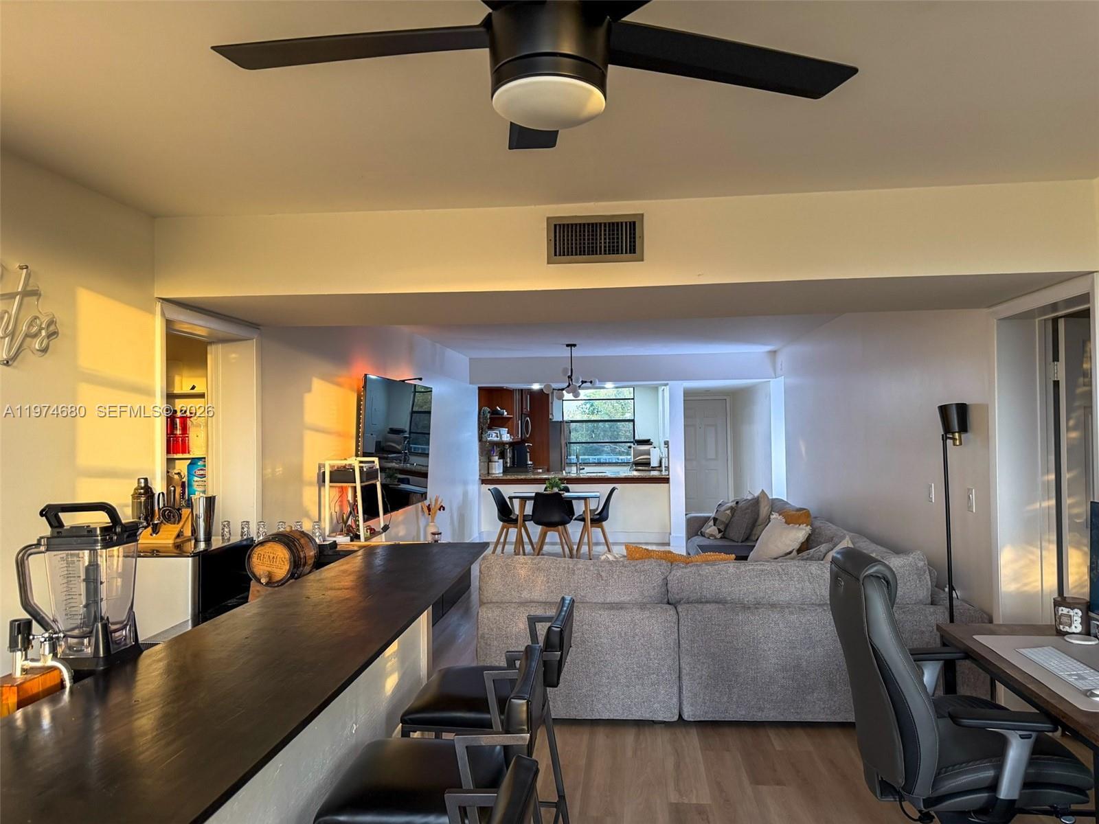 CONDO 24 OF WHITEHALL CON - Residential