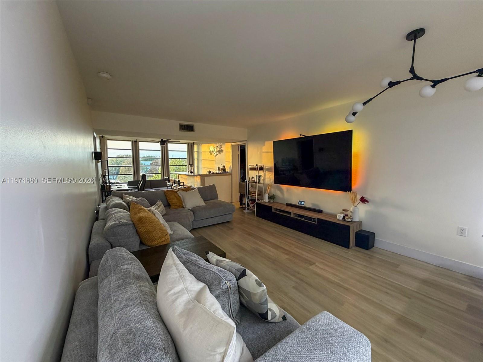 CONDO 24 OF WHITEHALL CON - Residential