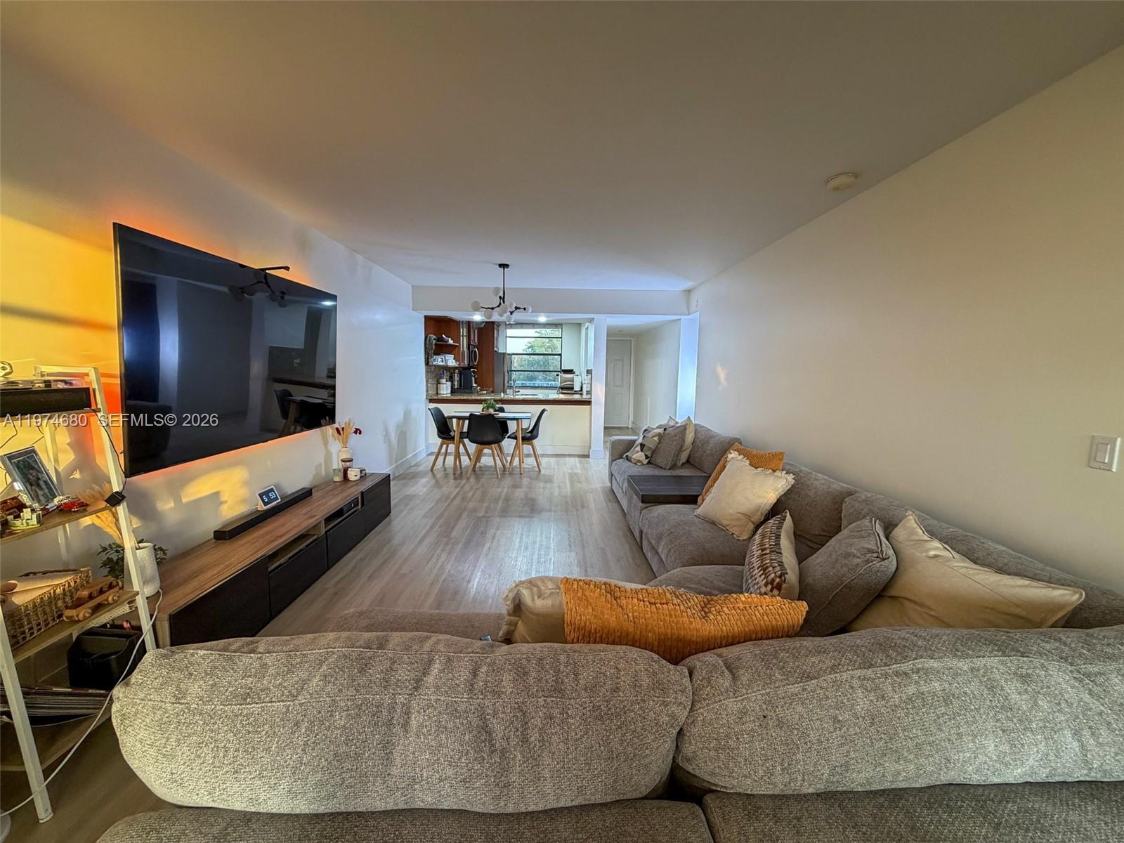 CONDO 24 OF WHITEHALL CON - Residential