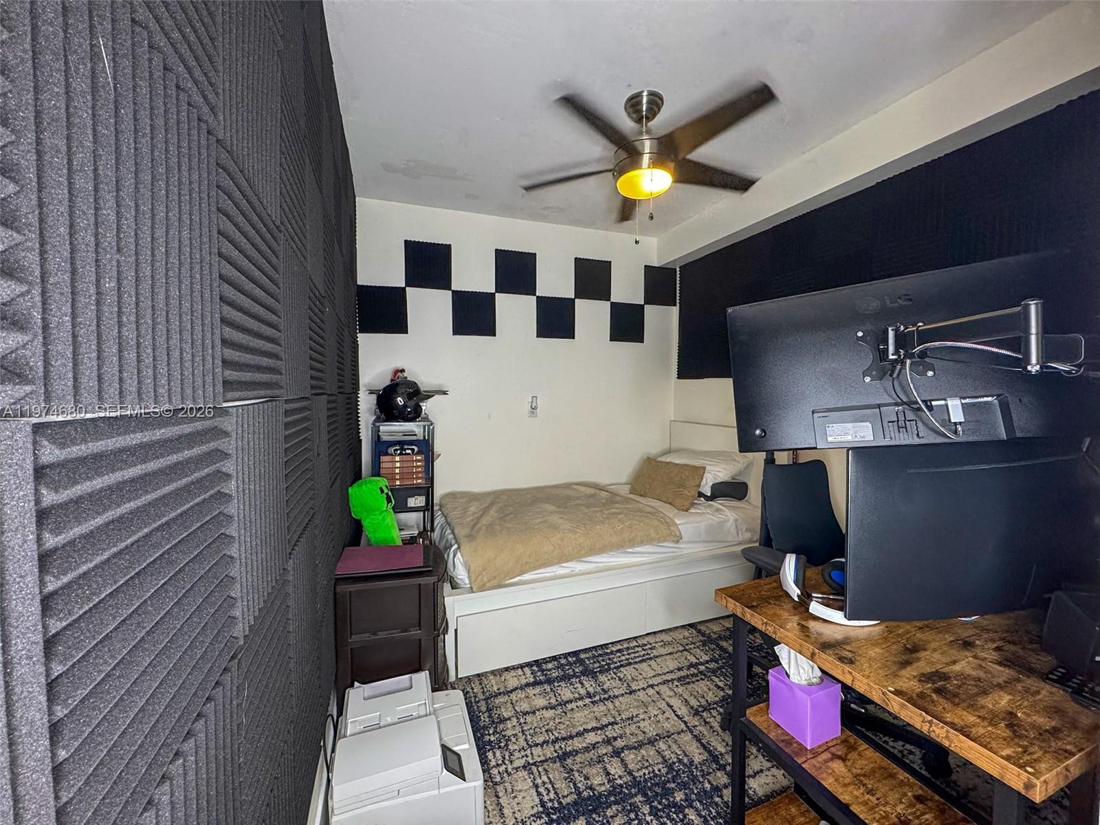 CONDO 24 OF WHITEHALL CON - Residential