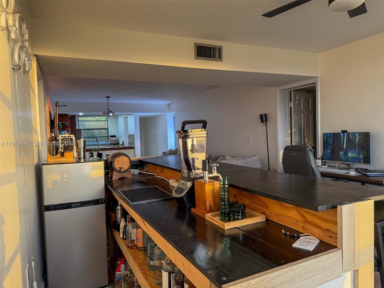 CONDO 24 OF WHITEHALL CON - Residential