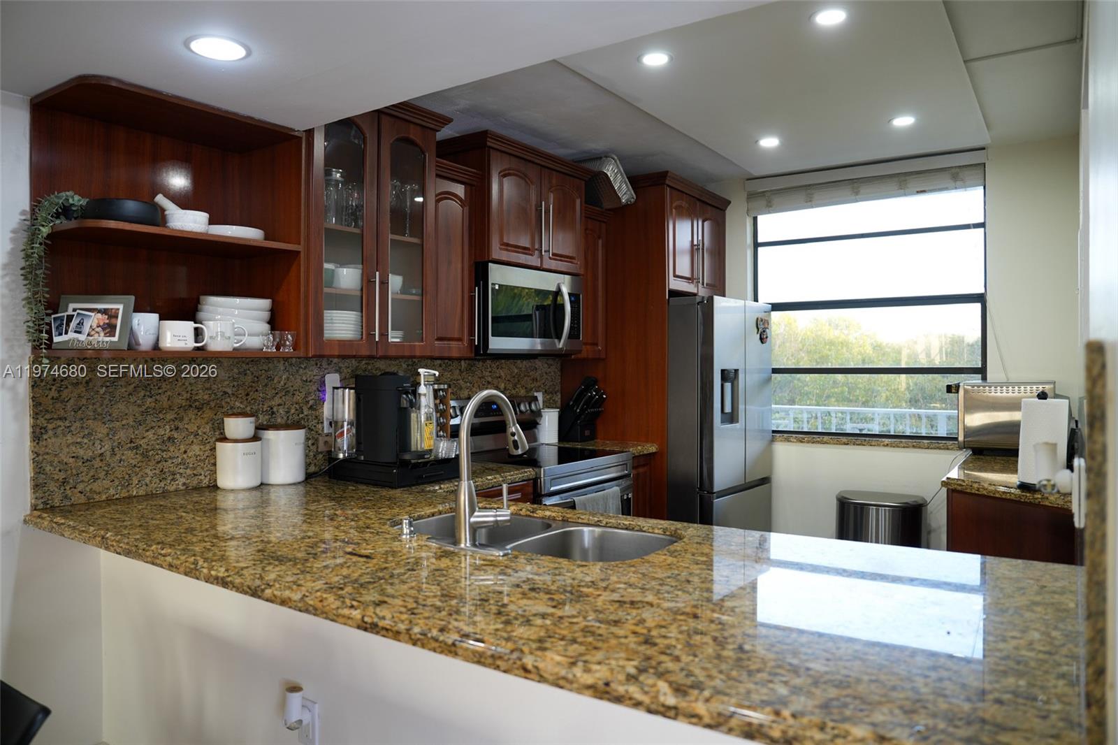 CONDO 24 OF WHITEHALL CON - Residential