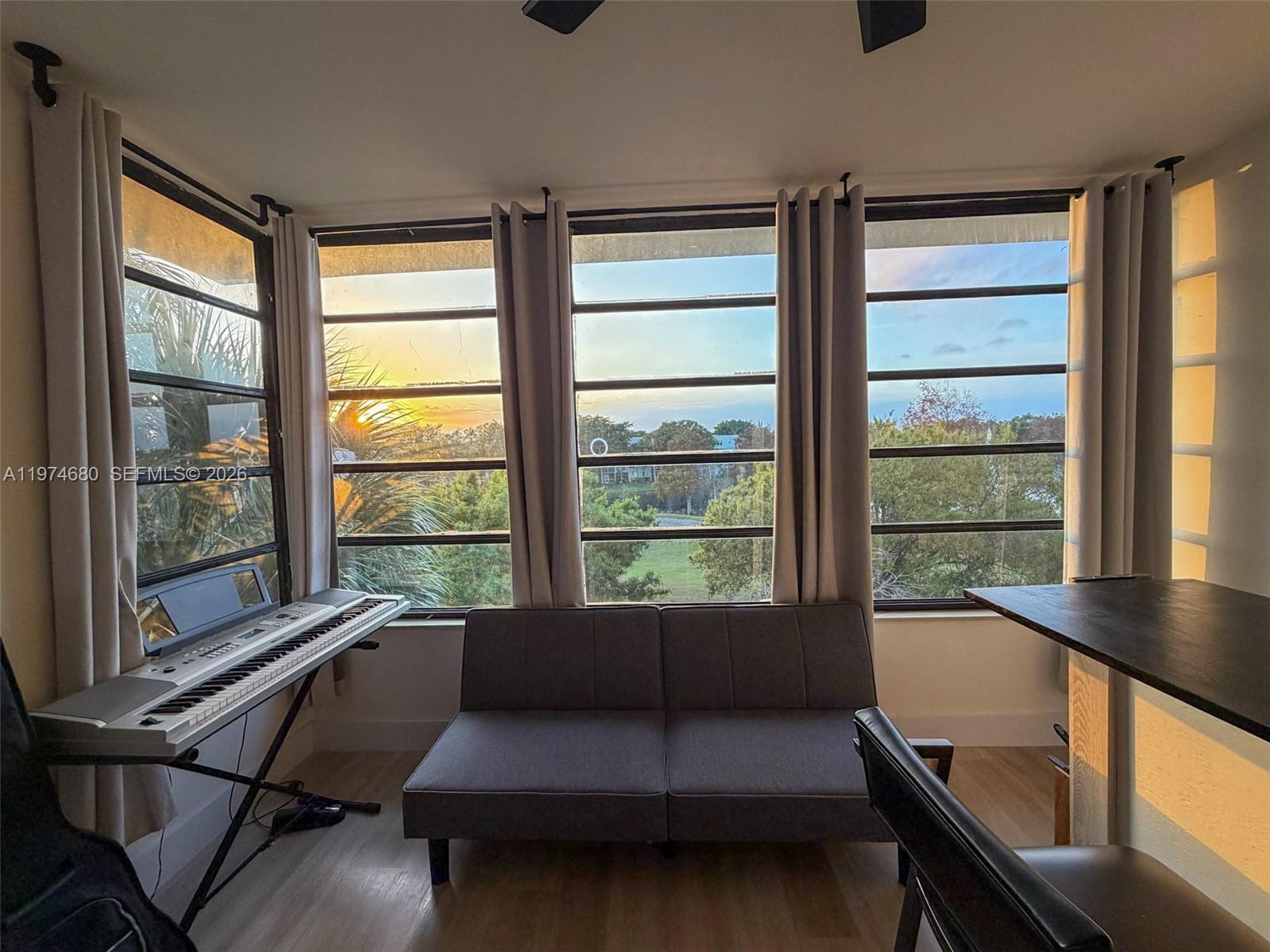 CONDO 24 OF WHITEHALL CON - Residential