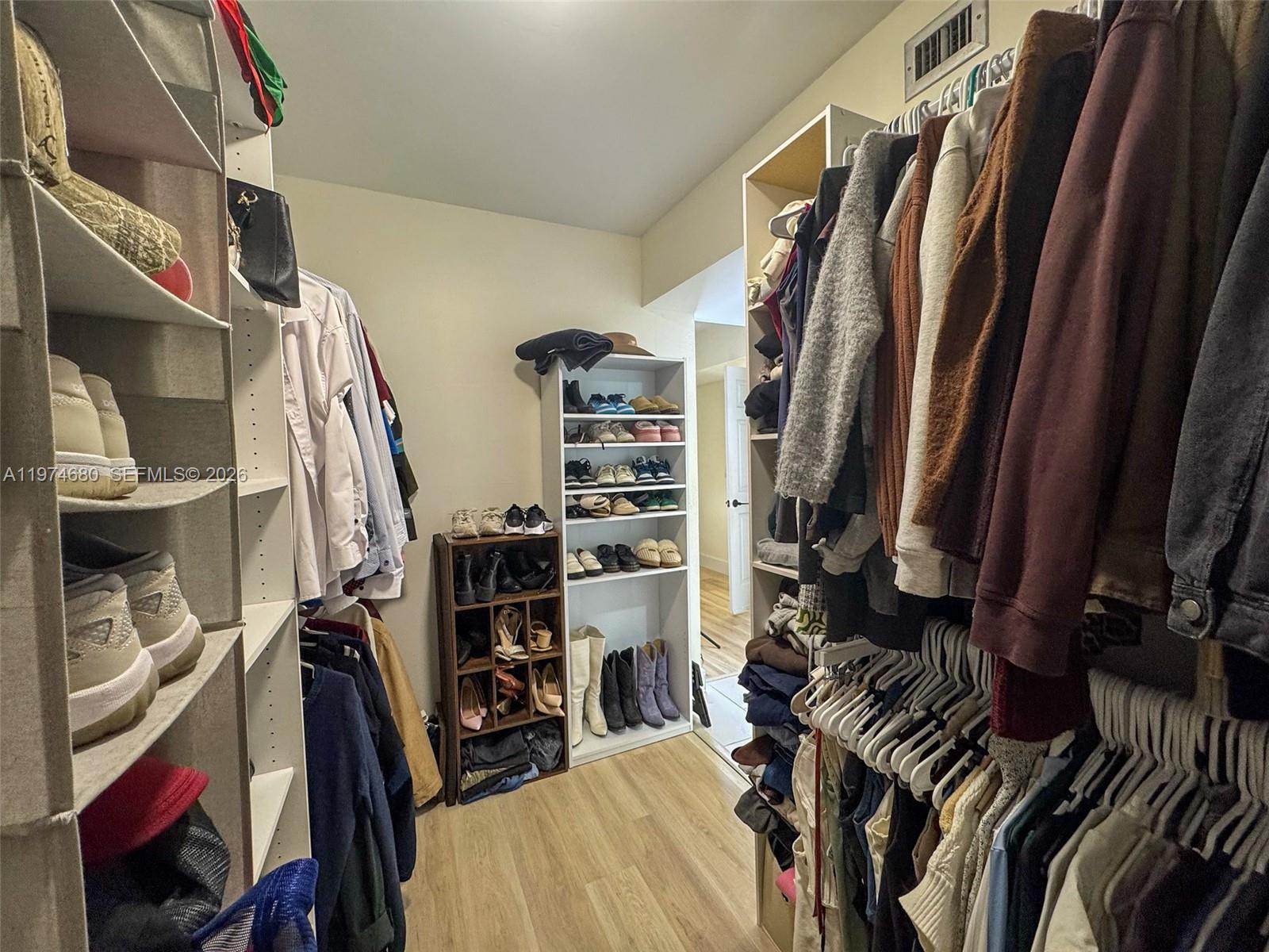 CONDO 24 OF WHITEHALL CON - Residential