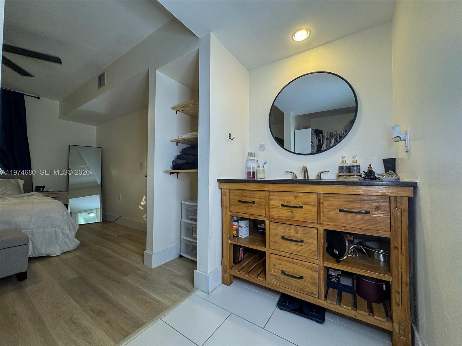 CONDO 24 OF WHITEHALL CON - Residential