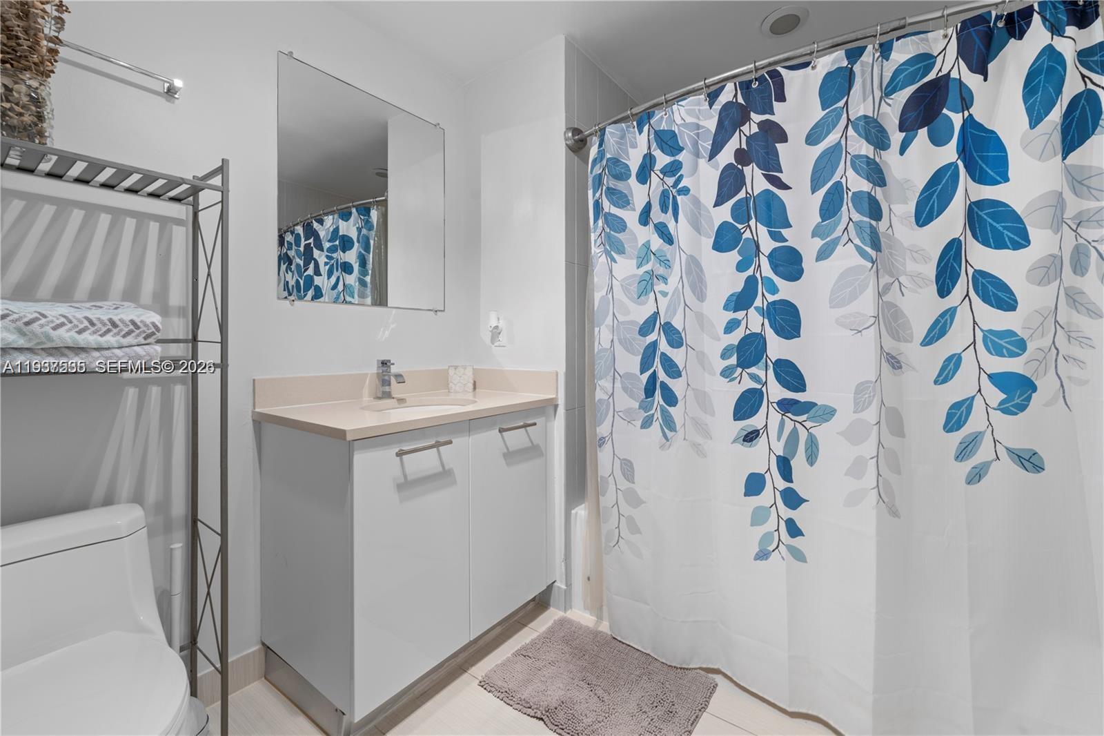 MIDBLOCK MIAMI CONDO - Residential Lease