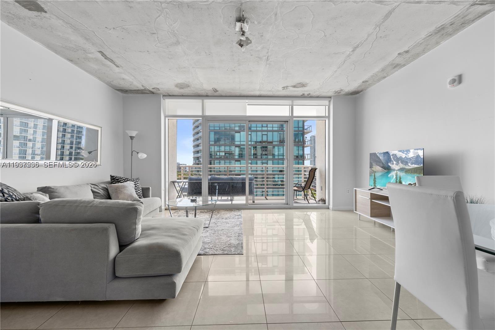 MIDBLOCK MIAMI CONDO - Residential Lease