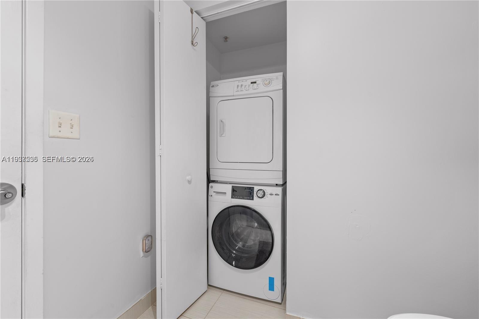 MIDBLOCK MIAMI CONDO - Residential Lease
