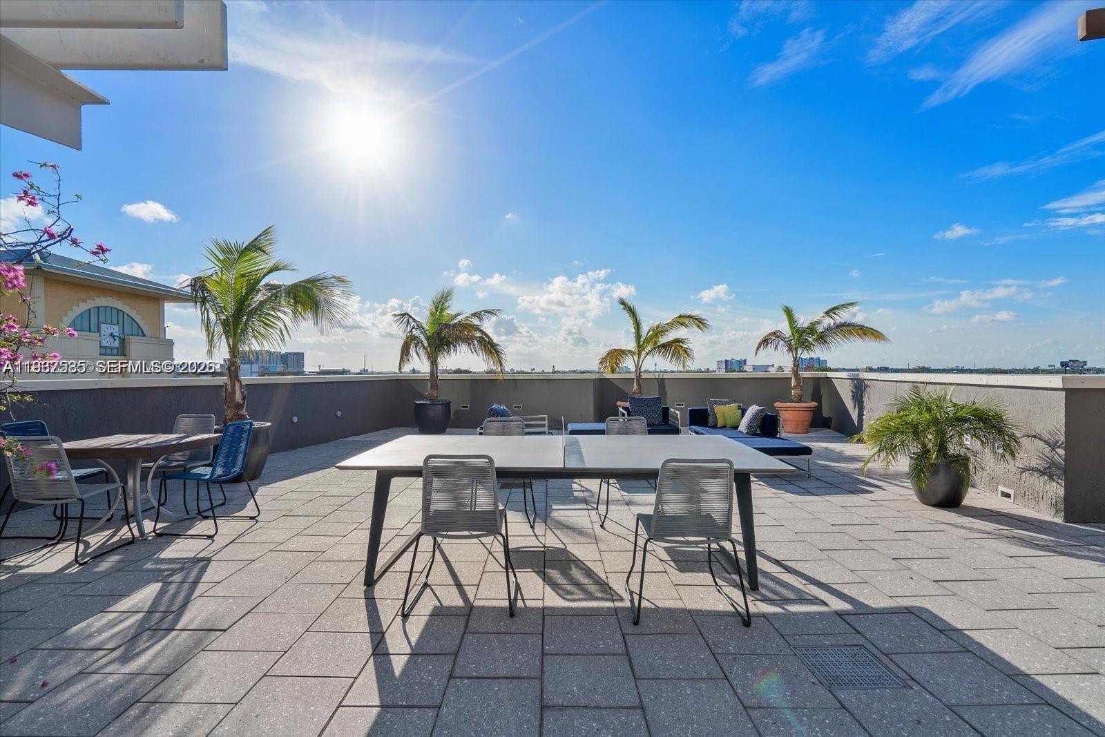MIDBLOCK MIAMI CONDO - Residential Lease