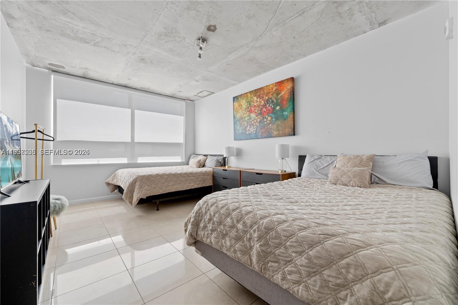 MIDBLOCK MIAMI CONDO - Residential Lease