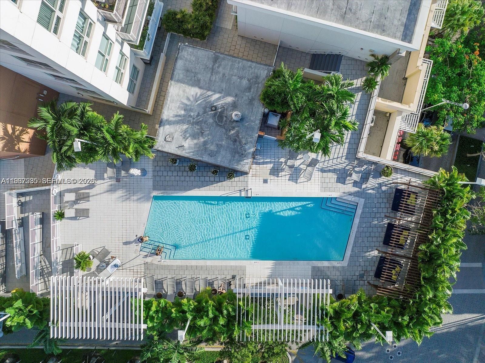 MIDBLOCK MIAMI CONDO - Residential Lease